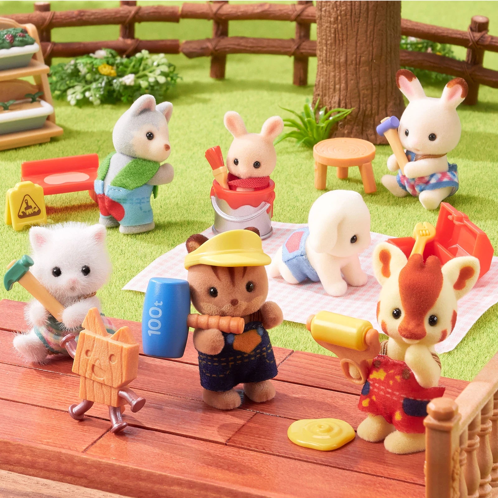 Sylvanian Families Baby Craft Fun Series Pack view of  all craft-themed baby figures with miniature art accessories