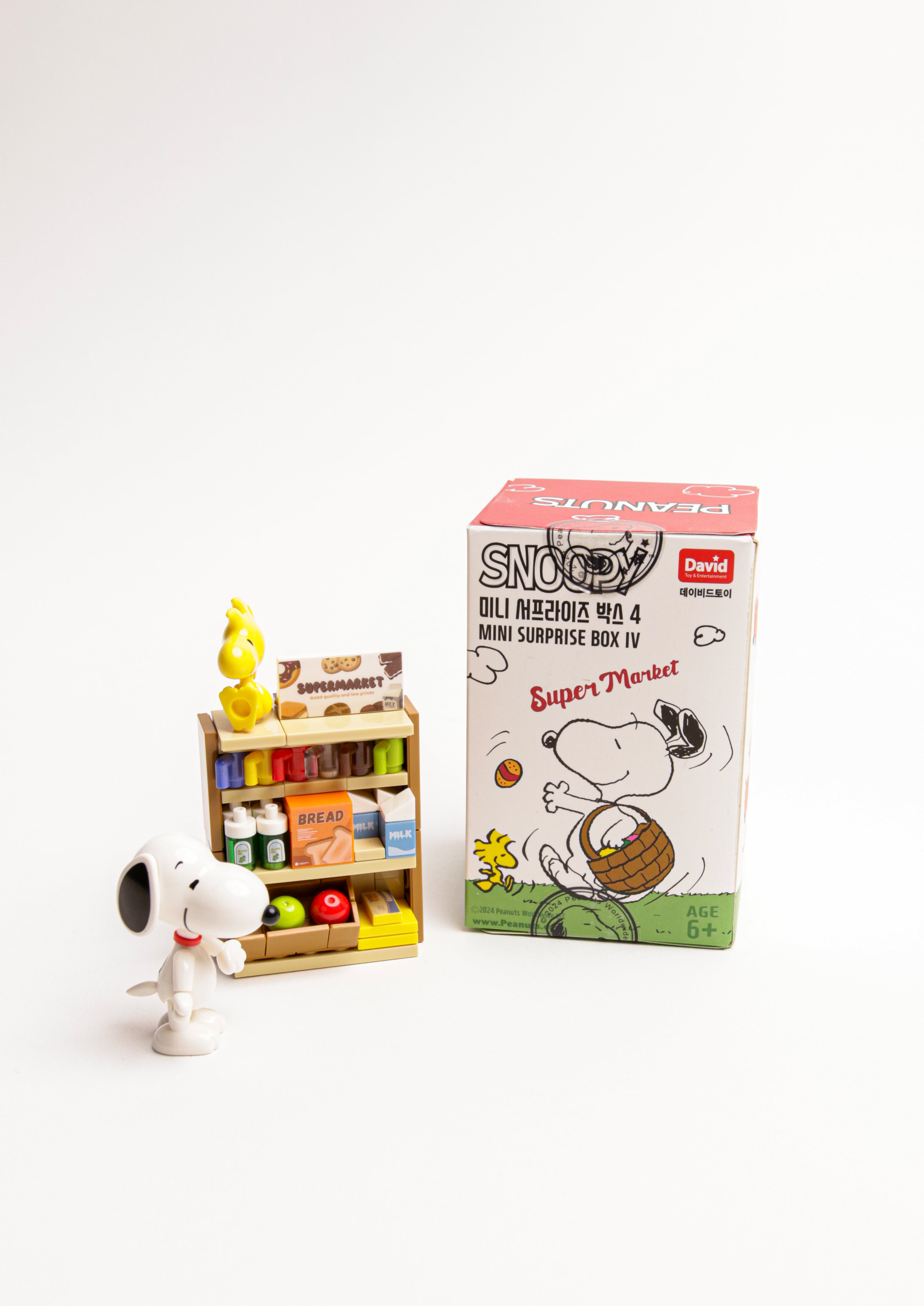 Blind Box Snoopy Market Figurine Building Block Set