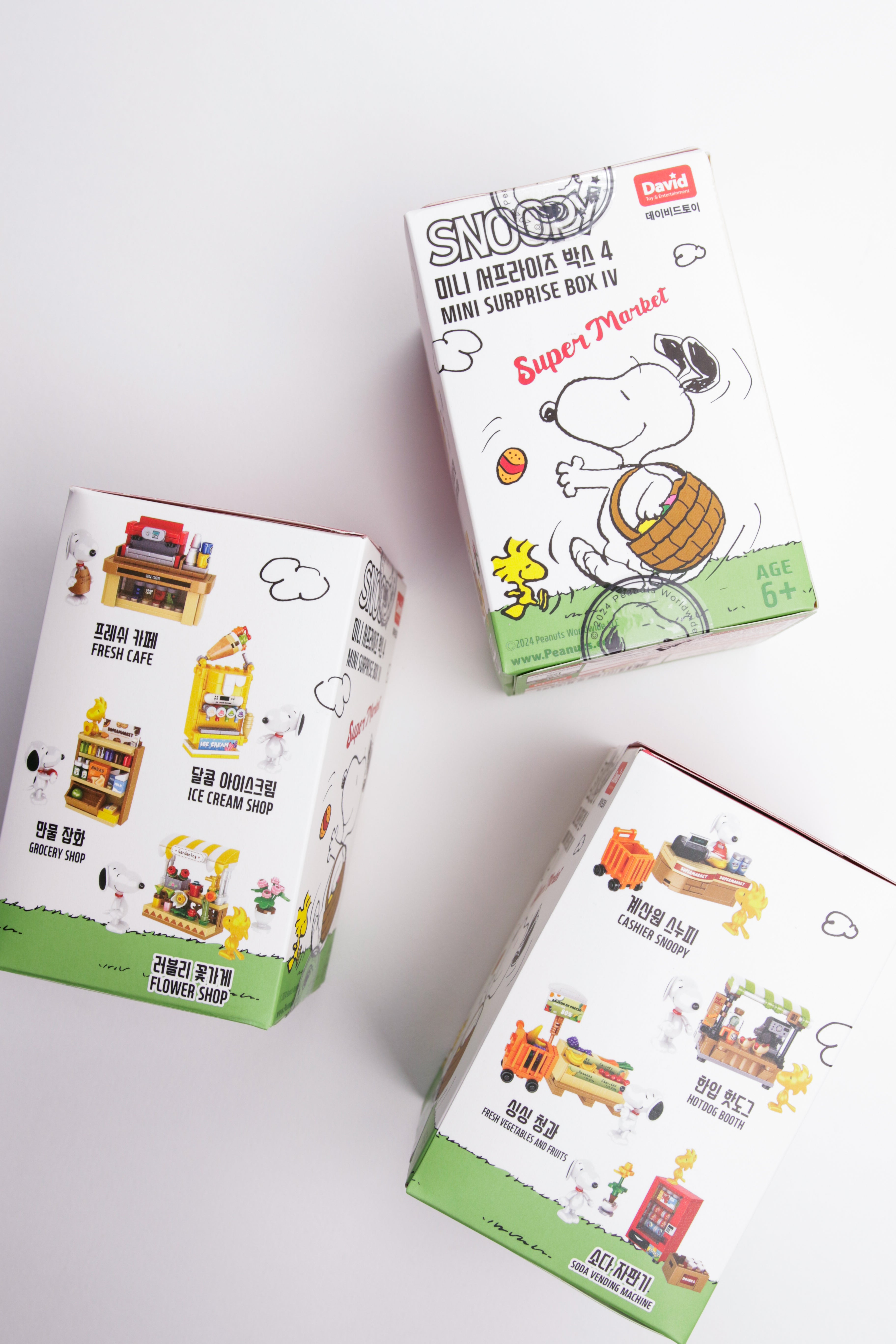 Blind Box Snoopy Market Figurine Building Block Set